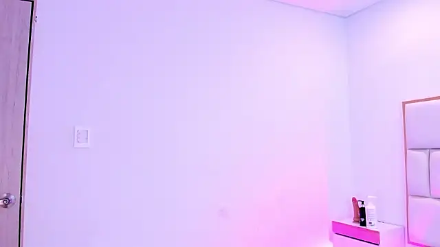 Violetta-foxx online show from February 2026 07:45:01 PM