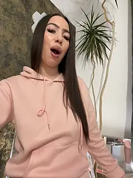 I amSis online show from April 2026 01:56:01 PM