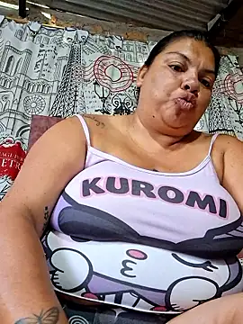 Juli Powl online show from February 2026 12:24:01 PM