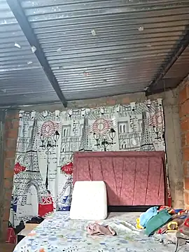 Juli Powl online show from April 2026 11:14:02 AM