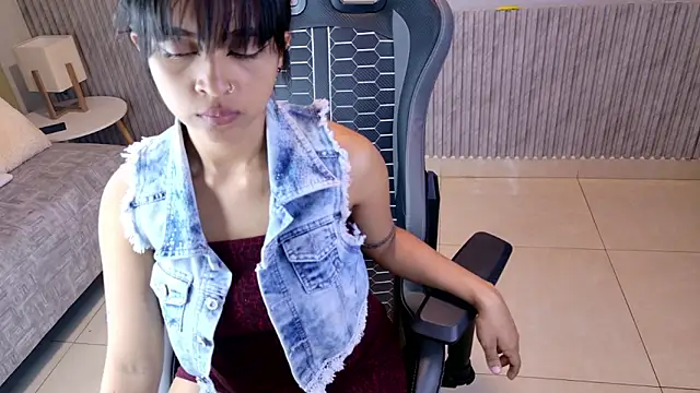 Abby18  online show from February 2026 04:20:01 AM