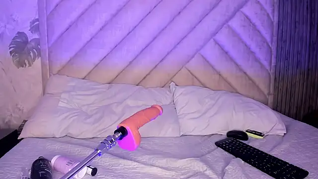 SarahRizof online show from March 2026 05:02:02 AM