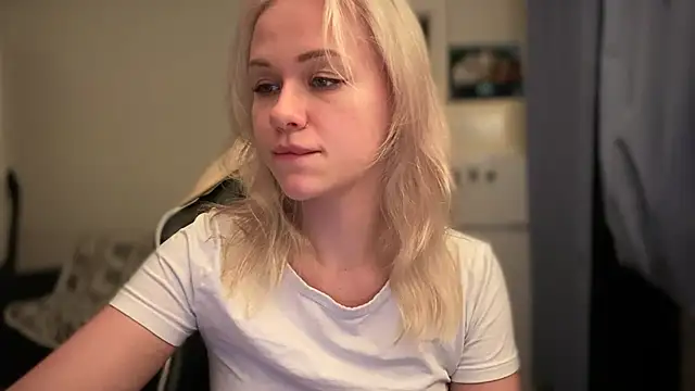 Leylia Lily online show from April 2026 07:55:01 PM