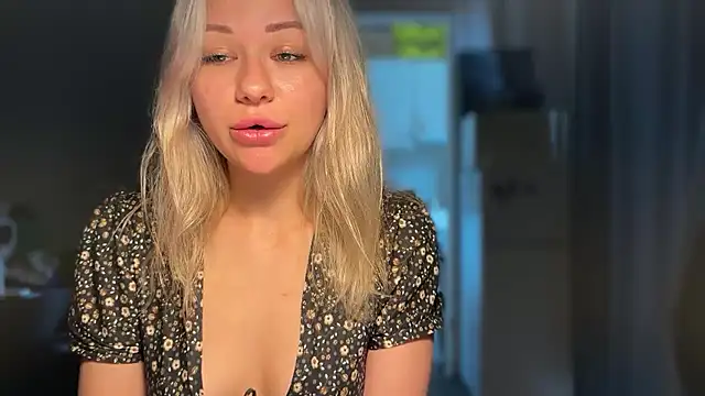 Snapshot of Leylia_Lily chatting on May 2026 12:46:01 PM Leylia Lily online show from May 2026 12:46:01 PM