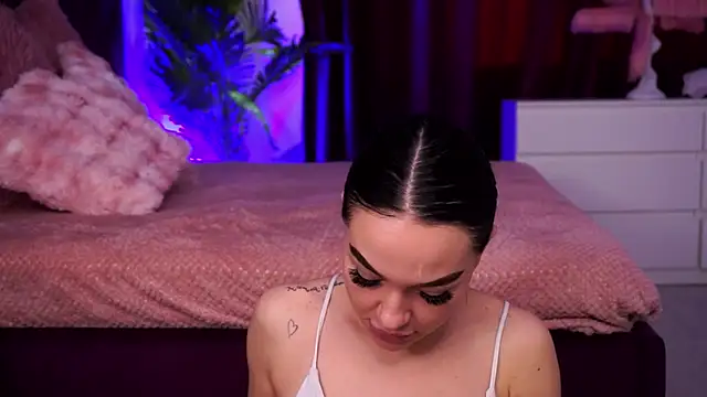 SashaLorrenz online show from April 2026 04:48:01 AM