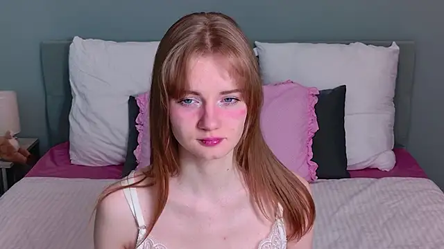 ElfieWhite online show from May 2026 04:24:02 PM
