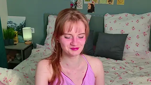 ElfieWhite online show from June 2026 06:08:02 PM