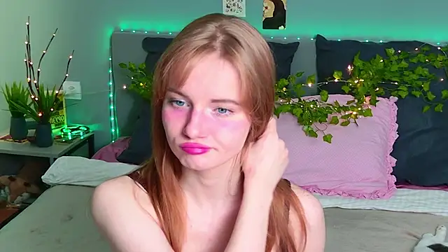 ElfieWhite online show from June 2026 06:02:01 PM