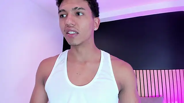 jhoystrong  online show from March 2026 07:31:01 PM