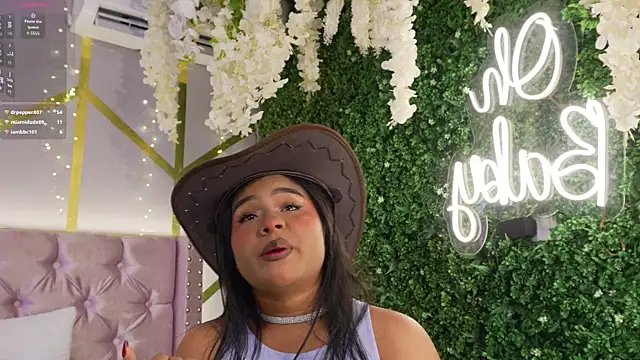 Snapshot of Aurora_Cruz chatting on July 2026 07:19:01 PM Aurora Cruz online show from July 2026 07:19:01 PM