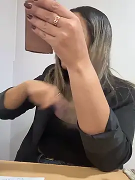 leona-david online show from April 2026 12:52:02 PM