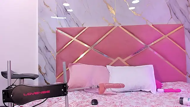 Lilith Kramston online show from April 2026 12:12:01 PM