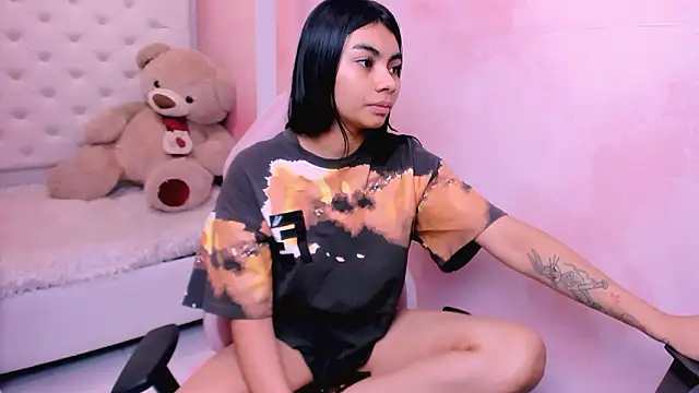 eimmy  skinny online show from March 2026 11:01:01 PM