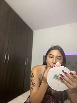 ImEmily   online show from April 2026 11:35:02 PM