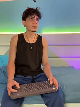 abrilandjulian online show from March 2026 12:10:02 PM