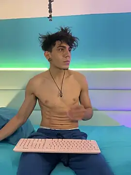 abrilandjulian online show from March 2026 11:36:01 AM