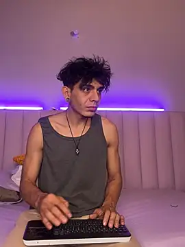 abrilandjulian online show from March 2026 11:49:02 AM