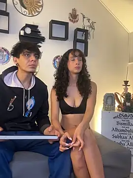 abrilandjulian online show from April 2026 12:08:02 PM