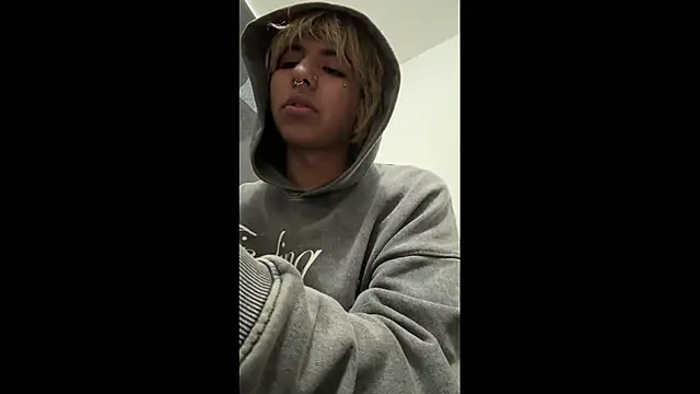 prince oliverr online show from March 2026 02:57:02 AM