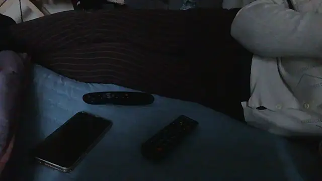 luanahot1 online show from April 2026 12:00:02 PM