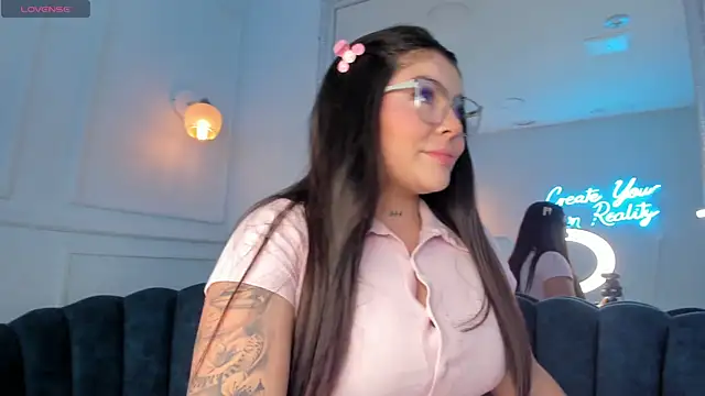 Zafiro21  online show from April 2026 08:53:02 PM