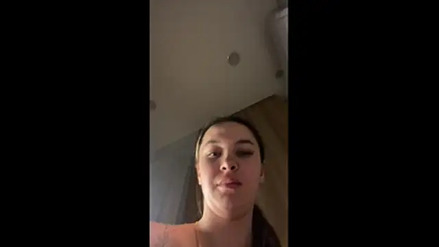 LunaCurlly online show from February 2026 03:32:02 PM