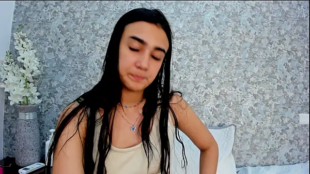 Anika H online show from April 2026 06:10:01 PM