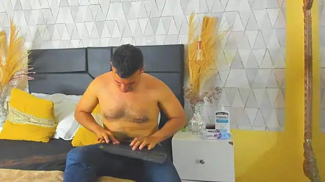 AronGarcia online show from March 2026 11:21:01 PM