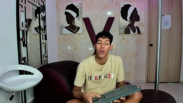 GREEN BOYS online show from March 2026 01:27:02 AM