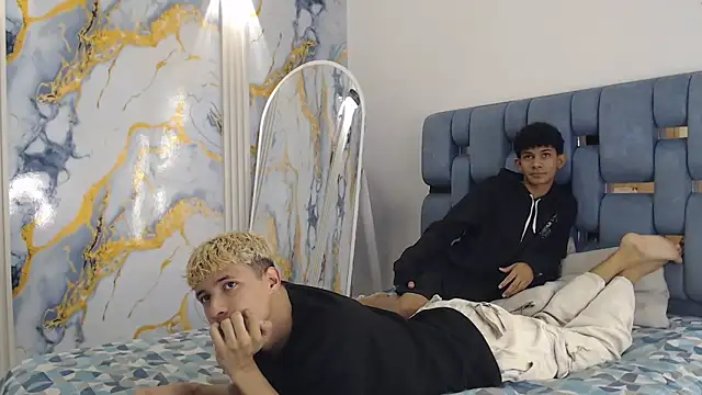 GREEN BOYS online show from April 2026 07:25:02 PM