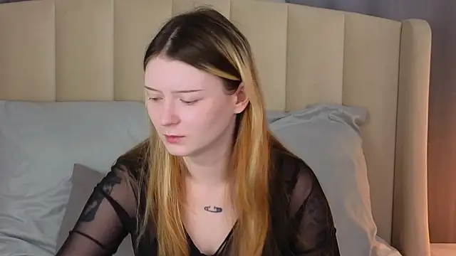 Snapshot of AlyssFrost chatting on July 2026 02:02:01 AM AlyssFrost online show from July 2026 02:02:01 AM