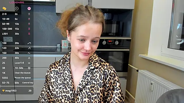 Mary Phoenix online show from February 2026 04:25:01 PM