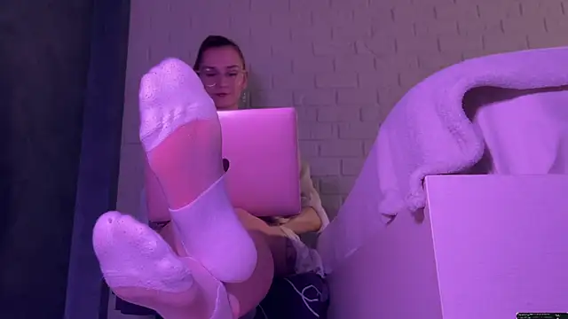 Snapshot of missmiroslava chatting on April 2026 02:25:01 PM missmiroslava online show from April 2026 02:25:01 PM