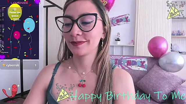 Snapshot of VelvetMouth_ chatting on May 2026 02:13:02 PM VelvetMouth online show from May 2026 02:13:02 PM