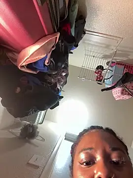 ShortcakeMochaa online show from April 2026 09:17:01 PM