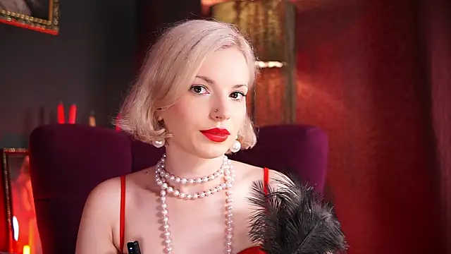 Snapshot of VinylKiss chatting on July 2026 08:45:02 PM VinylKiss online show from July 2026 08:45:02 PM
