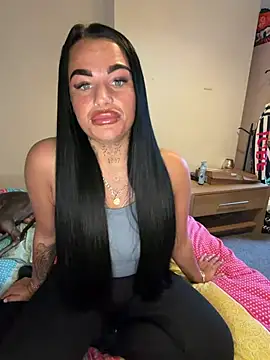 Snapshot of Darkfantisyx chatting on February 2026 04:03:02 PM Darkfantisyx online show from February 2026 04:03:02 PM