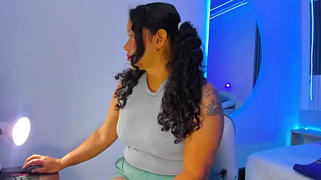 Leila rossi online show from March 2026 02:51:02 AM