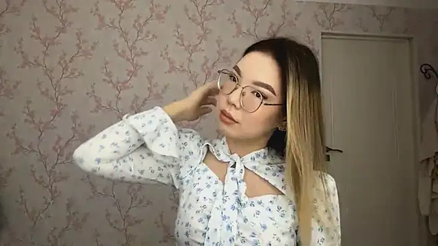 Elina Mottel online show from March 2026 09:04:01 AM