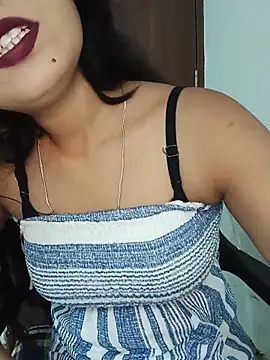 Snapshot of Cutie_babes01 chatting on June 2026 03:47:01 PM Cutie babes01 online show from June 2026 03:47:01 PM