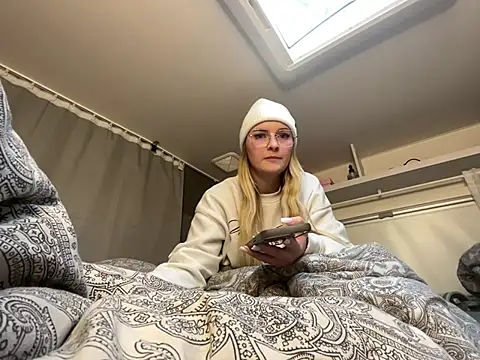 melanieTesss online show from February 2026 04:14:02 PM