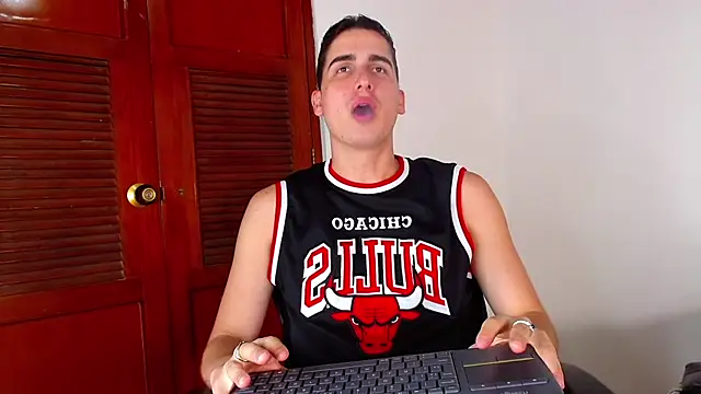 ryanlevi1 online show from February 2026 04:47:02 PM