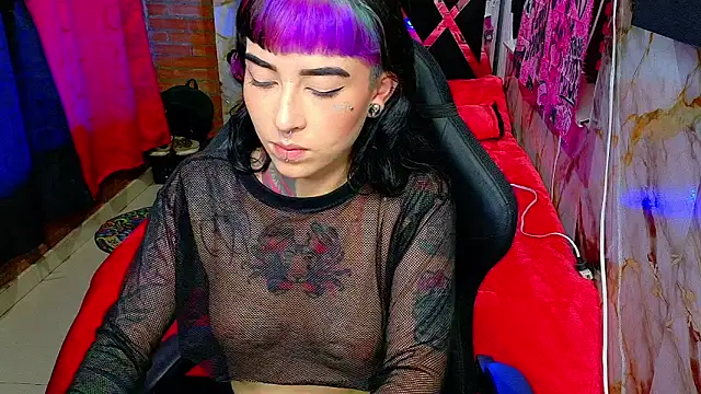 nova kitttyy online show from April 2026 01:03:01 AM