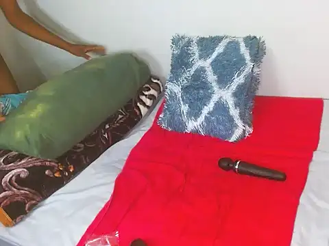 ChocoSlenderXXX online show from April 2026 05:10:02 PM