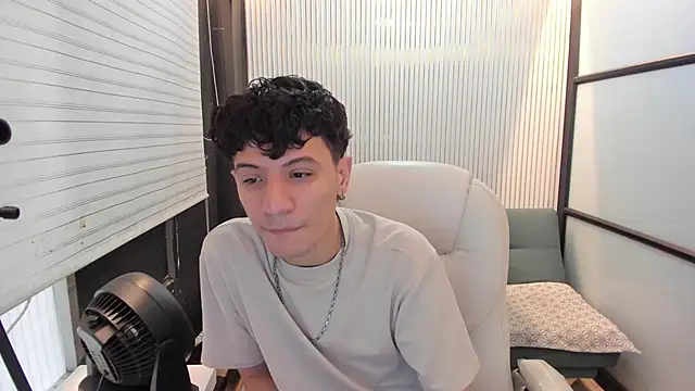 Angel St1 online show from April 2026 12:17:02 PM