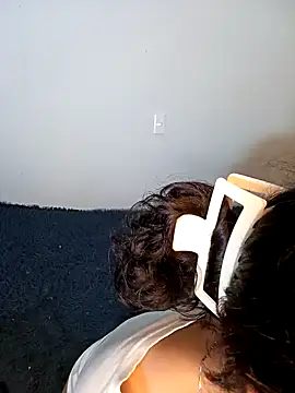 Lili  Clan online show from March 2026 12:58:02 AM