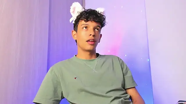 Maxfrost1 online show from March 2026 01:24:02 AM