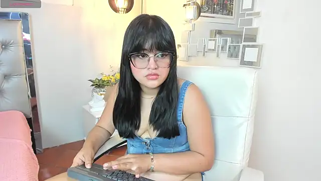 Snapshot of mila_quin chatting on June 2026 07:34:02 PM mila quin online show from June 2026 07:34:02 PM
