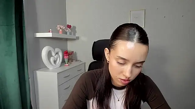 AdeleSolo online show from April 2026 05:47:01 AM