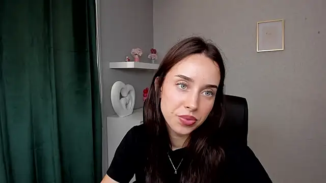 AdeleSolo online show from June 2026 10:26:01 AM